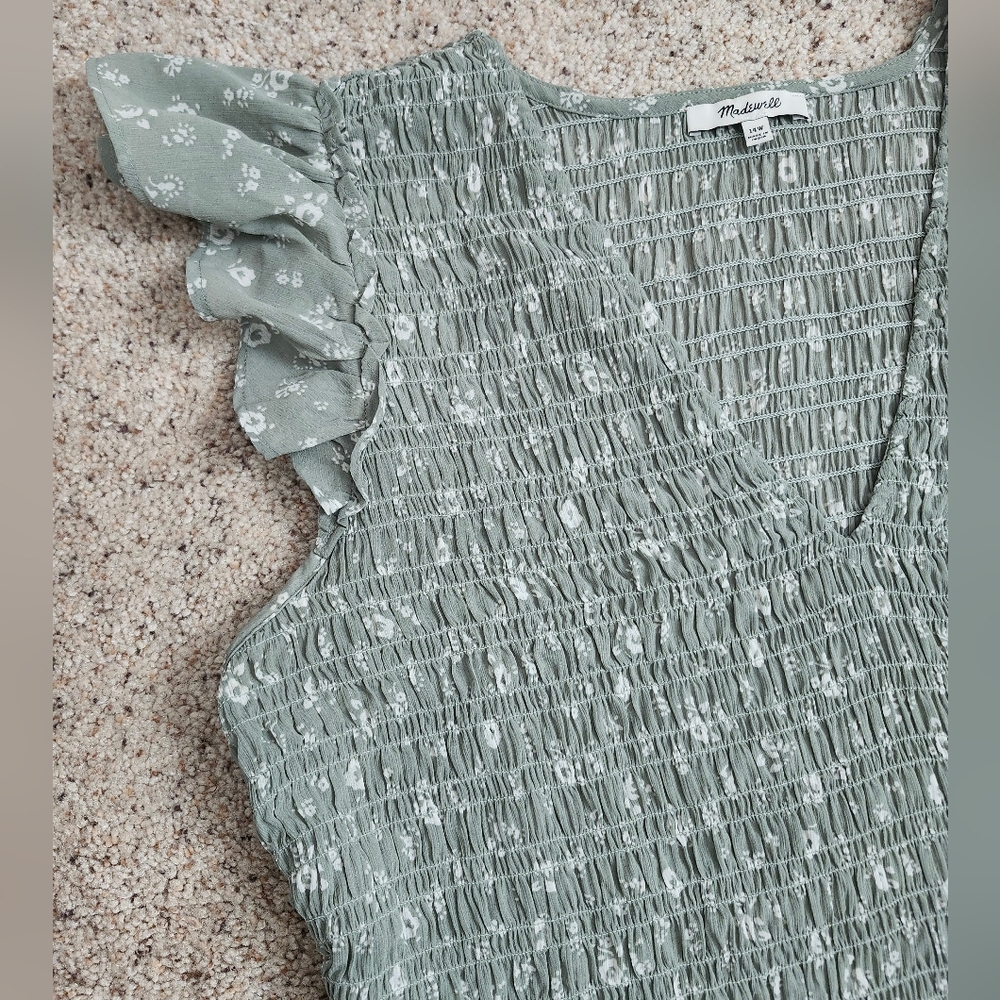 Madewell Lucie V-neck Smocked Top In Frosted Willow - Picture 4 of 6